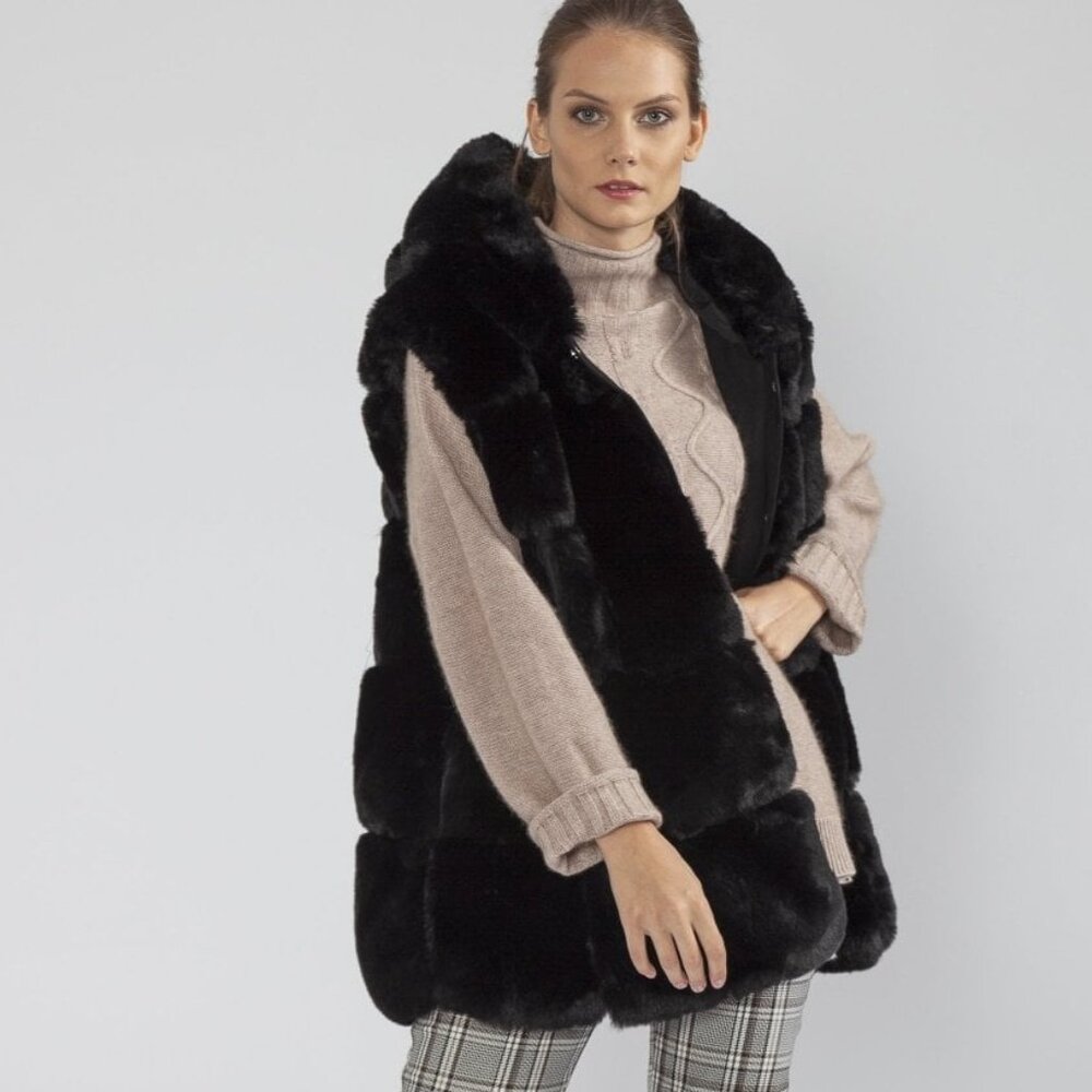 Jayley Black Faux Fur Long Hooded Gilet NWOT, One Size